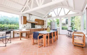 Green House - Image 4