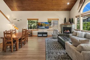 Exceptional Cabin in Roslyn Ridge! Private Pickleball Court and Hot Tub - Image 2
