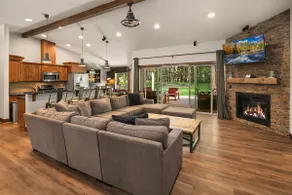 Fantastic Outdoor Living!  Private Hot Tub and Summer Pool! - Image 4