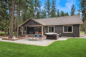 Fantastic Outdoor Living!  Private Hot Tub and Summer Pool! - Image 3