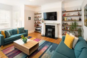 NEW Large House By The Beach Exmouth Sleeps 10 - Image 3