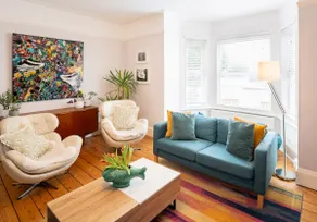 NEW Large House By The Beach Exmouth Sleeps 10 - Image 2