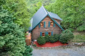 Soaring Hawk The `Ultimate` Log Cabin with EPIC Breathtaking Views|Hot Tub|Pets Welcome - Image 2