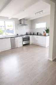 Warm and cosy and well equipped on McGrath - Image 3