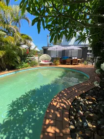 Beachside cabin + solar heated pool @ Spoon Bay - Image 2