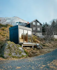 Timberhouse by the sea-Sauna-Aurora-Kayakparadise - Image 2