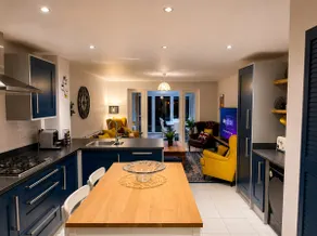 Harwell Haven Large 4BR Home Garden & Parking - Image 3