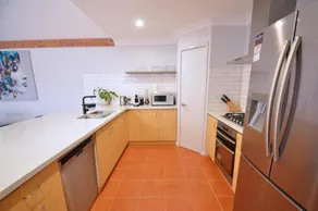 Halcyon Daze - 3Brm Townhouse walk to the beach - Image 3