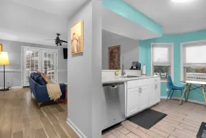 Prime Downtown 2BR Near HU & Waterfront - Image 4