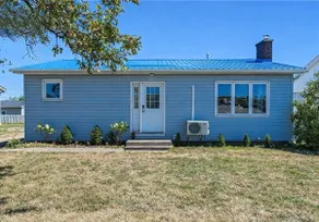2 Houses Pool Table | Sleeps 25• Clean• AC•Parking - Image 2