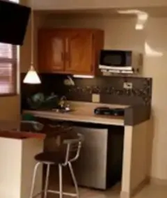 Independent, great location. BILLED. - Image 5