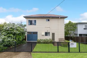 Lorikeet Retreat, 11 Hodgson Street - Image 3