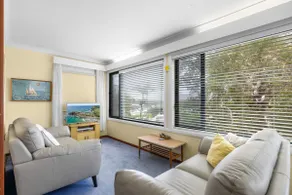 Lorikeet Retreat, 11 Hodgson Street - Image 5