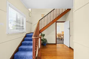 Lorikeet Retreat, 11 Hodgson Street - Image 4