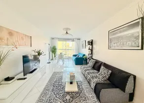 High standing accommodation, close to the Eiffel Tower - Image 2