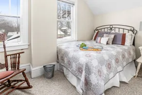 KING bed home North of Downtown St. Cloud - Image 3