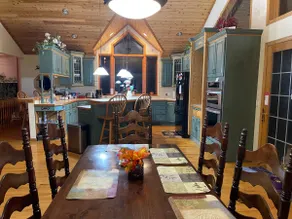 Amy’s lake house - Image 5