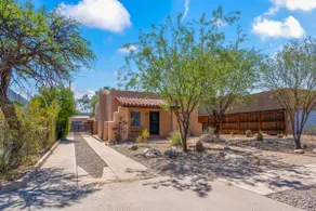 Quail Adobe - Hot tub, Dog friendly & mins to UA! - Image 2