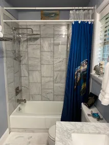 Robins Nest \"The Best Nest In Town\"  Newly Remodeled Master Bath. - Image 2