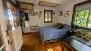 Tiny House [Fenced in yard, 10mins to Downtown] - Image 4