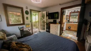 Tiny House [Fenced in yard, 10mins to Downtown] - Image 5