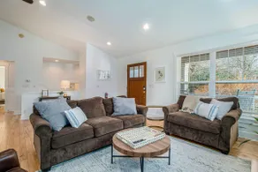 Beautiful home with woodland surroundings- next to - Image 5