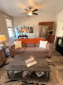 Cozy + Modern apartment near the city! - Image 2