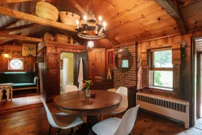 Storybook Cottage on 20 acres - Image 4