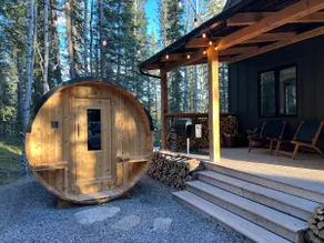Nordegg Cabin with Barrel Sauna - Image 4