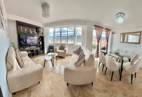201- Sleek & Sophisticated Apartment/Heart of City - Image 4