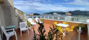 A charming penthouse with a terrace and spectacular views - Image 4