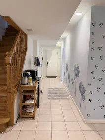 Private entire basement, private bath,free parking - Image 3