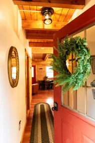 Cozy Log Cabin Near Bangor - Image 2