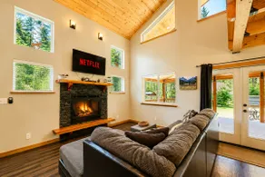 Close to Golf/Lake | Hot Tub | Deck | Dogs | BBQ - Image 3