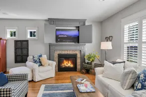 Charming Biltmore Village Urban Farmhouse|Sleeps 6 - Image 2