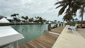 Lou & Mary`s Getaway ~ 2 bed 2 Bath home W/Dock, Inch Beach & Cabana Club - Image 2