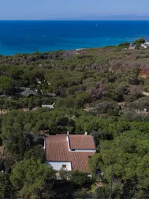 CAPITANA 8 Bedroom Villa with Direct Access to the Beach and Vast Garden - Image 3