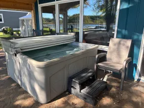 Lakefront cottage - Image 3