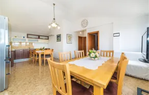 Gorgeous Apartment In Kastel Novi - Image 4