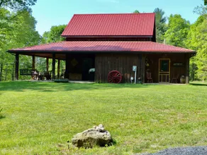 Cloverdale Cabin, a rusticly refined mtn cabin - Image 2