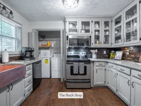 The Buck Stop | Luxe Cabin w/ Resort Amenities! - Image 3