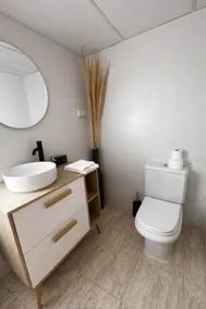 Chalet with private garden - Image 3
