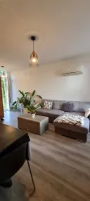 Quiet house with land - Image 4