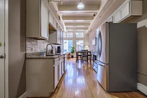 Cityscape Loft. Central Location - Image 2