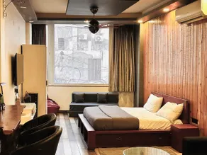 Beautifully Designed Studio - Image 3