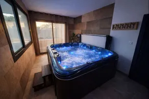 PIN and SENS Private Jacuzzi Romantic nest in pine forest - Image 3