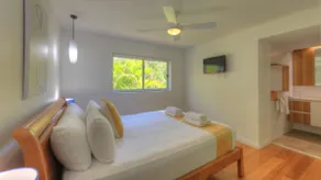 Maggies Beachfront Apt. 7 - Image 5
