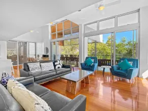 Maggies Beachfront Apartment 8 - Image 3