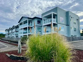 Beach Access ~ Saltwater Pool ~ EV Charger! - Image 2