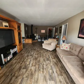 JJ's Country Oasis Ranch Home on Acerage - Image 2